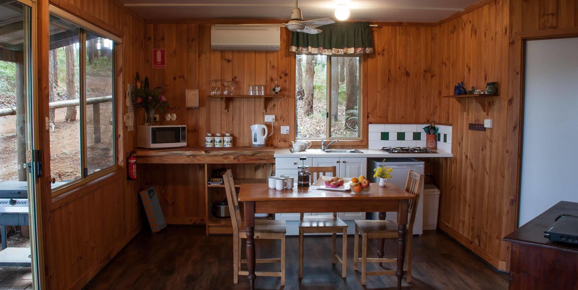 Balingup Heights Hilltop Forest Cottages المظهر الخارجي الصورة